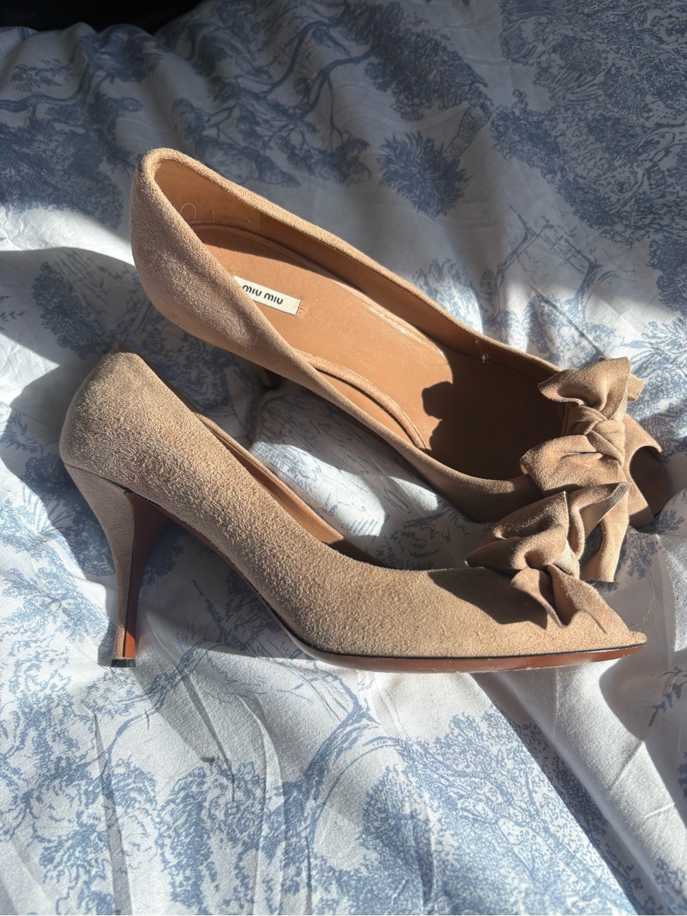 Miu Miu Beige Suede Bow Ballet Flats - Picture 2 of 3